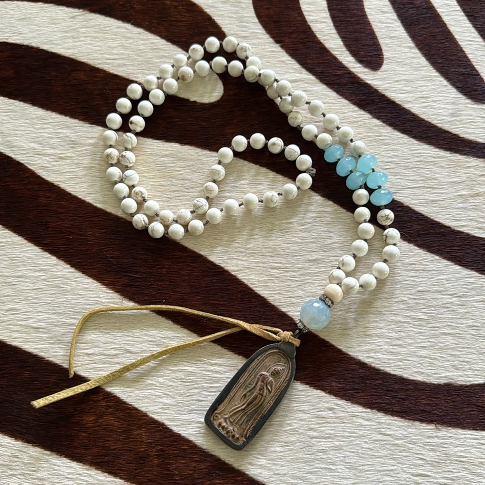 Mollymoo jewels long pendant necklace with genuine stones. Never worn.